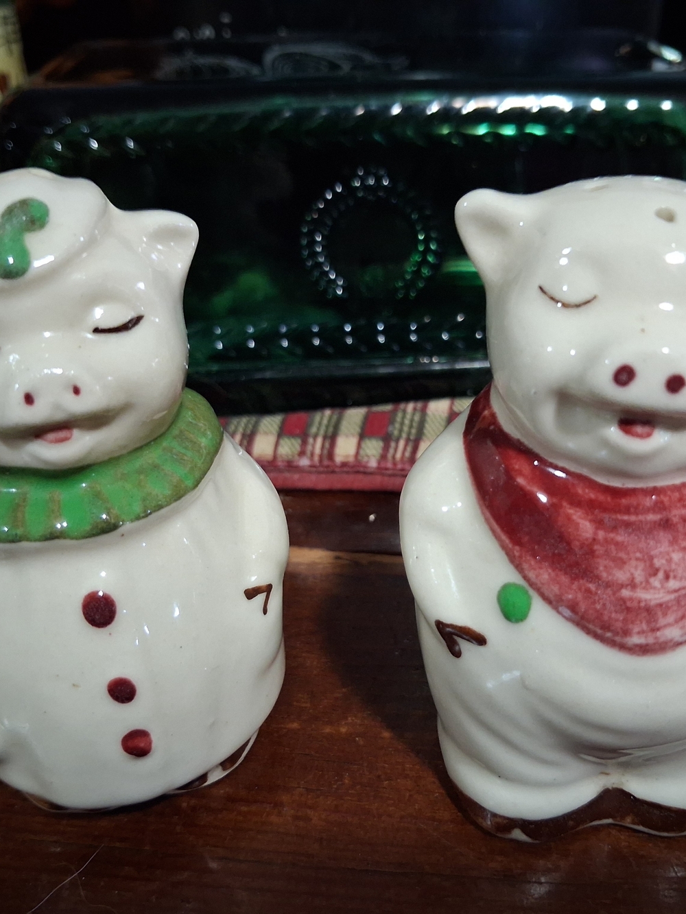 Vintage Shawnee Ceramic Pottery Winnie And Smiley Salt and Pepper Shaker Set.
